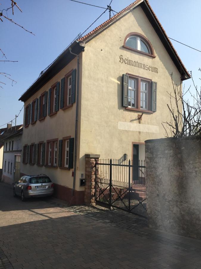 شقة Alte Schule Wachenheim Im Zellertal Wachenheim an der Weinstraße المظهر الخارجي الصورة